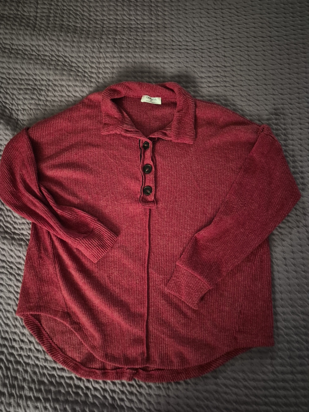ZENANA Red Long Sleeve Button Front Size Small Like New